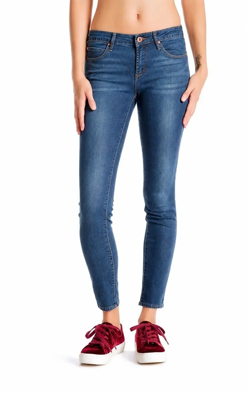 Articles of Society Sarah Skinny Jeans Medium Wash Size 24